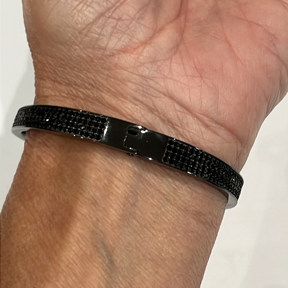 NWT Michael Kors “Black Out” Black Pave Encrusted Hinged Bangle - Picture 10 of 13